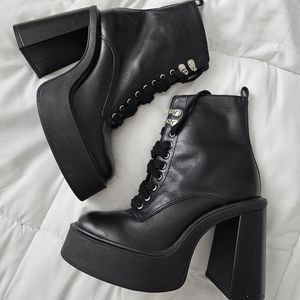 Gianni Bini Black Platform Boots